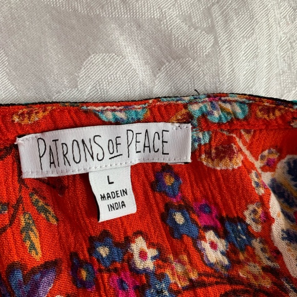 Beautiful Patrons of Peace Sleeveless Top in Large - Picture 4 of 9